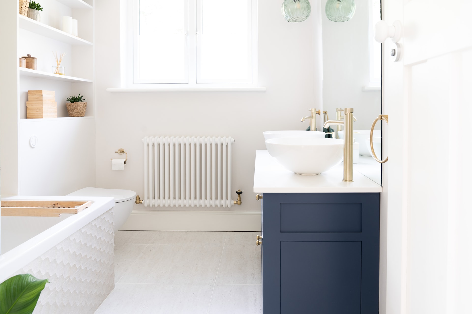 7 Simple Steps To Declutter Your Bathroom